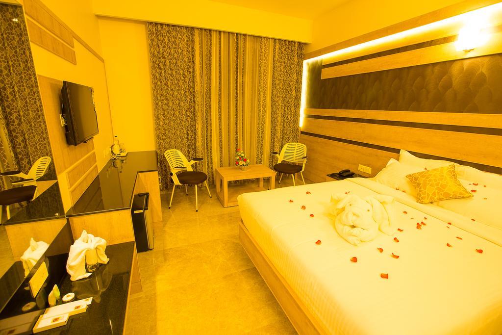 Hotel Radha Prasad Erode Phòng bức ảnh
