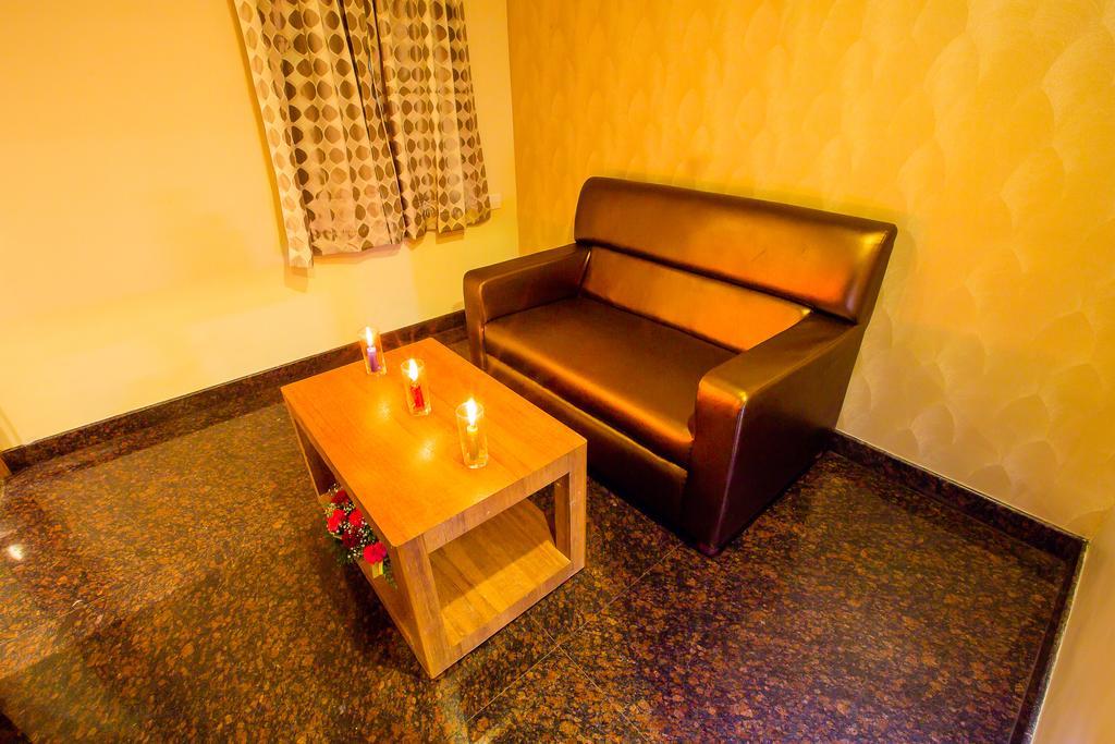 Hotel Radha Prasad Erode Phòng bức ảnh
